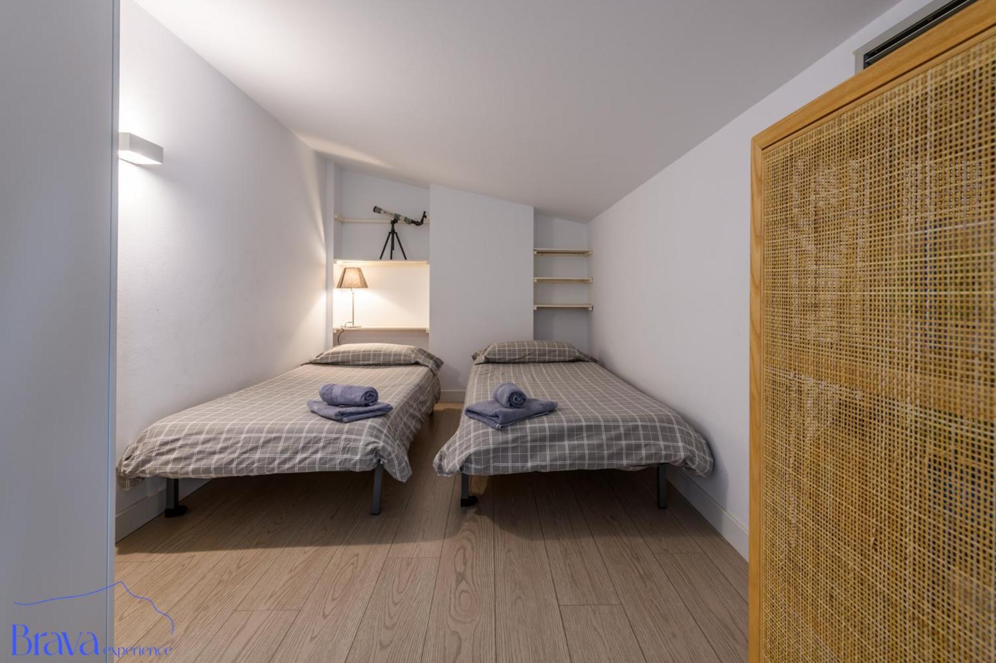 Duplex Sa Tarongeta - 5' Playa I Vistas I Terraza 20M2 I Ascensor I Equipado Lägenhet Cadaqués Exteriör bild
